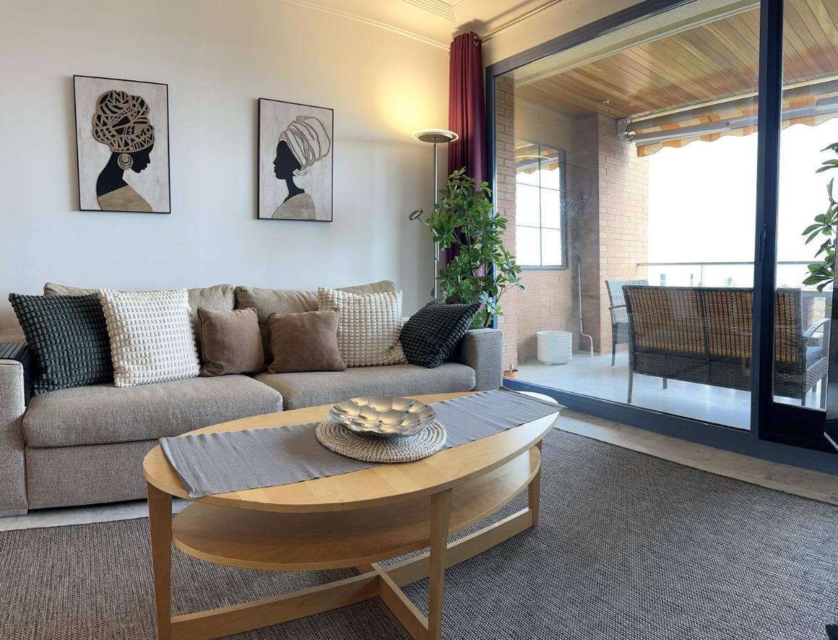 Lets Holidays Apartment Sea Views In Барселона Экстерьер фото