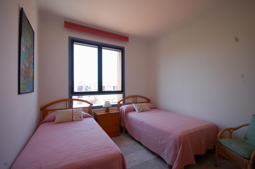 Lets Holidays Apartment Sea Views In Барселона Номер фото
