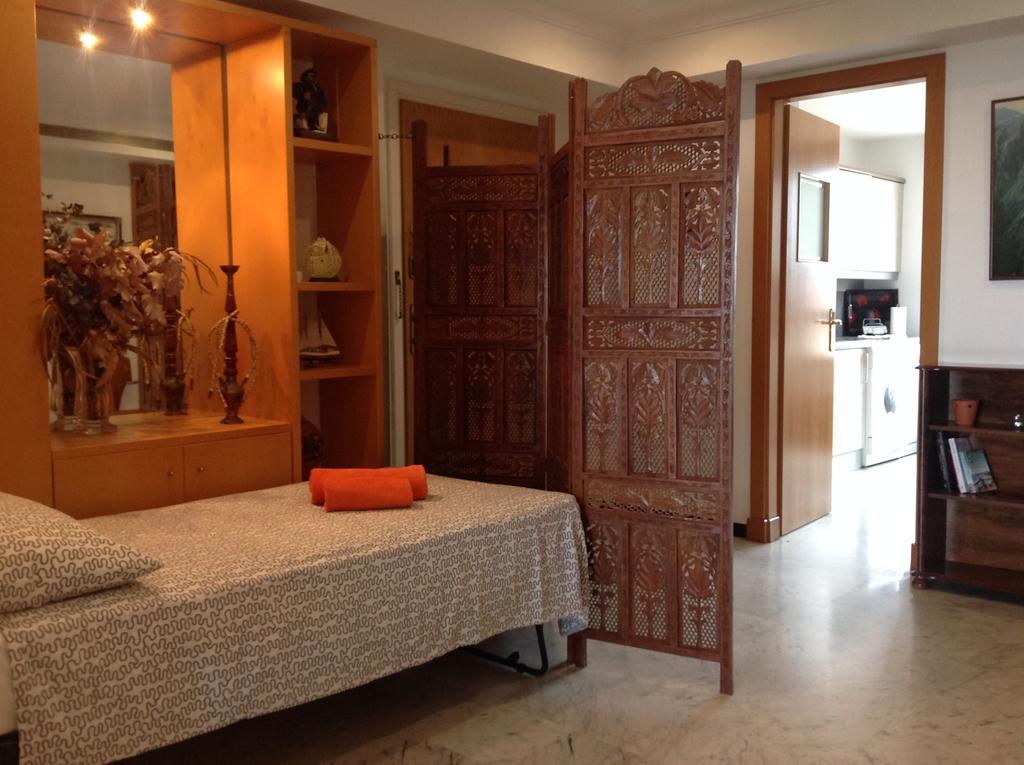 Lets Holidays Apartment Sea Views In Барселона Экстерьер фото